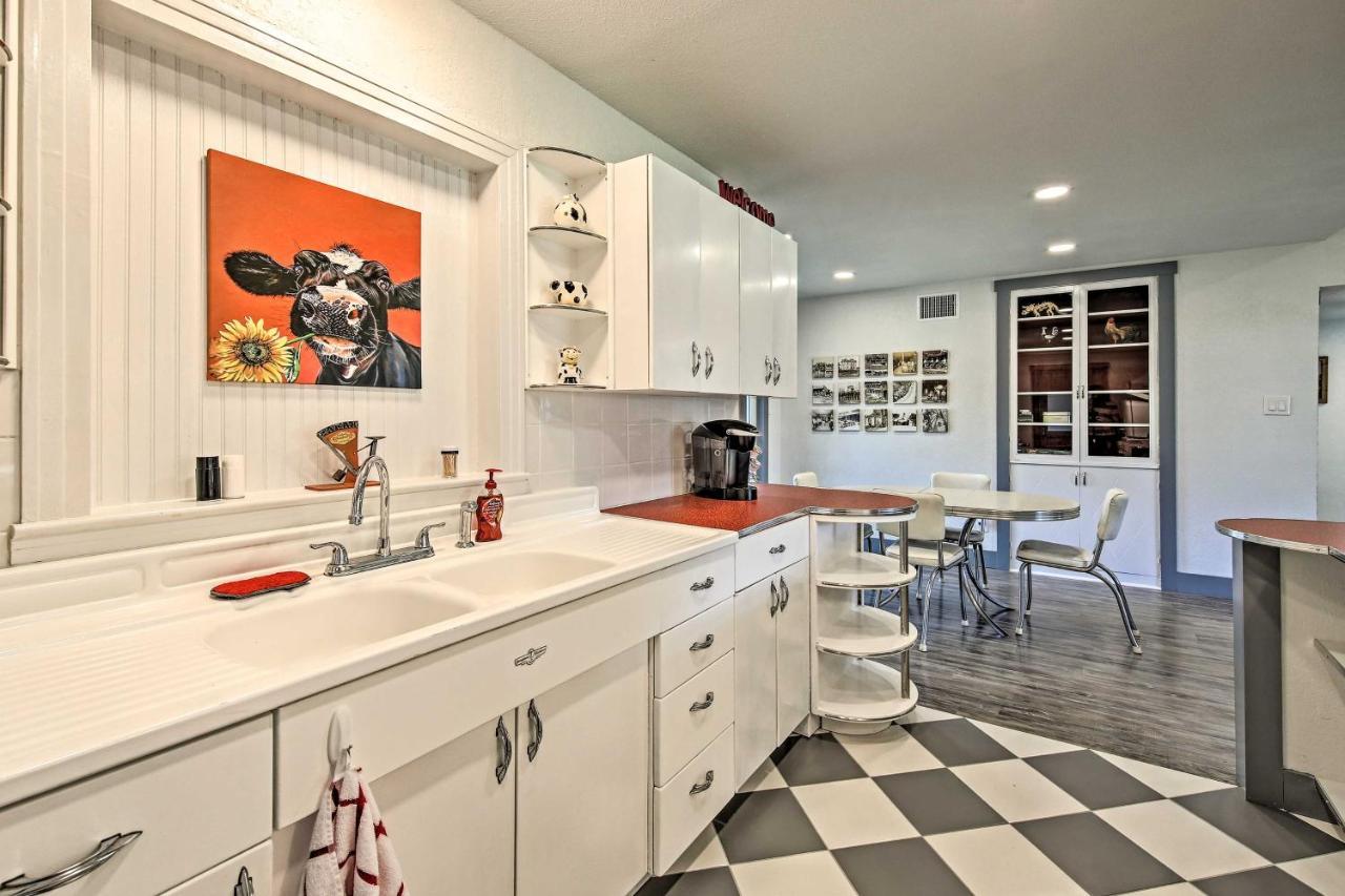 Remodeled Retro Home With Deck, Walk To Main Street! Blanco Exterior foto