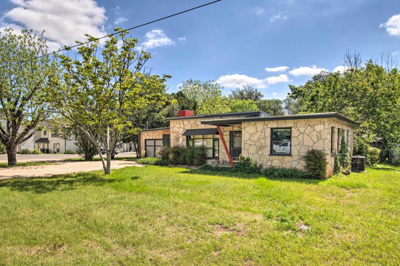Remodeled Retro Home With Deck, Walk To Main Street! Blanco Exterior foto